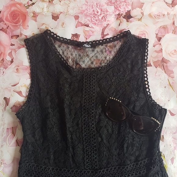 Ake lace and tulle peplum top. Black, Size small. - Picture 7 of 15